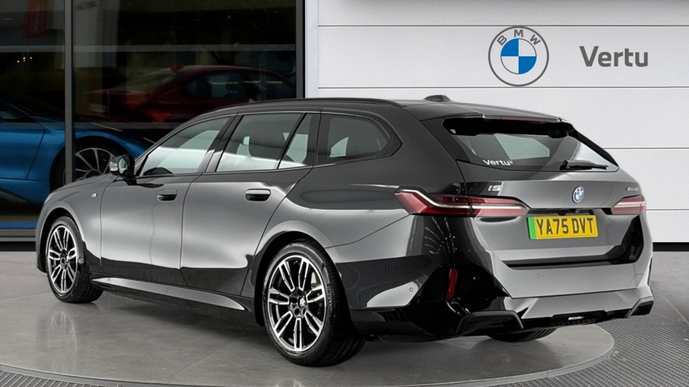 BMW i5 250kW eDrive40 M Sport 84kWh 5dr Auto Electric Estate - Image 2