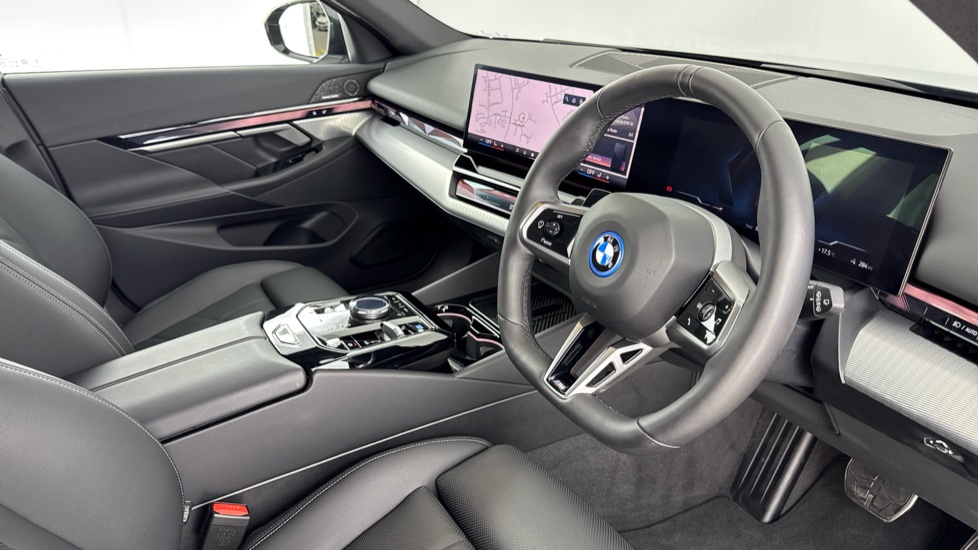 BMW i5 250kW eDrive40 M Sport 84kWh 5dr Auto Electric Estate - Image 6