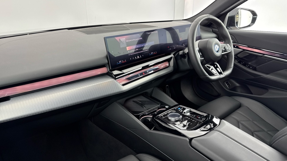 BMW i5 250kW eDrive40 M Sport 84kWh 5dr Auto Electric Estate - Image 7