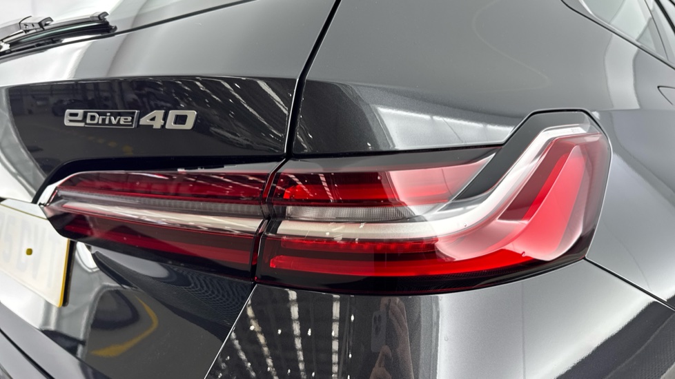 BMW i5 250kW eDrive40 M Sport 84kWh 5dr Auto Electric Estate - Image 22