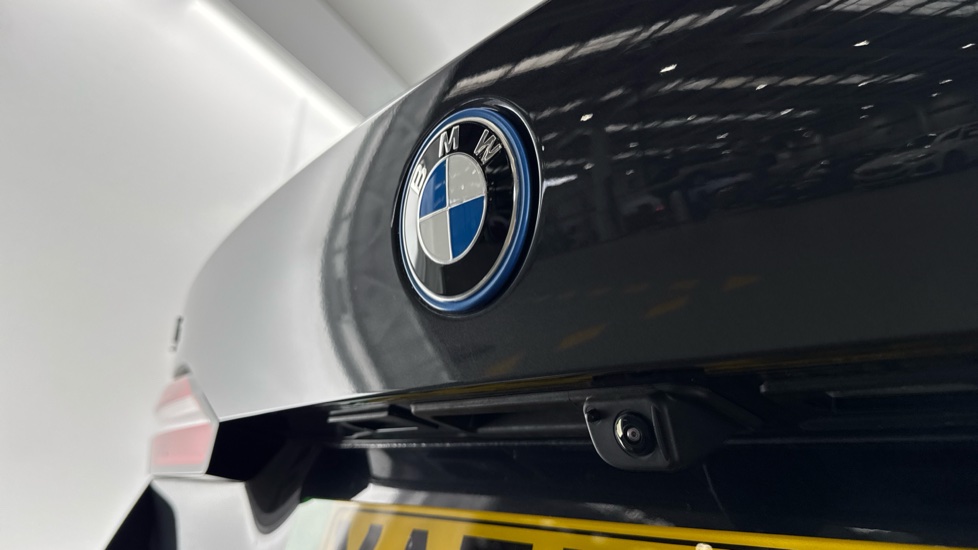 BMW i5 250kW eDrive40 M Sport 84kWh 5dr Auto Electric Estate - Image 25