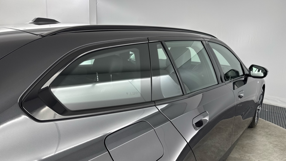 BMW i5 250kW eDrive40 M Sport 84kWh 5dr Auto Electric Estate - Image 30