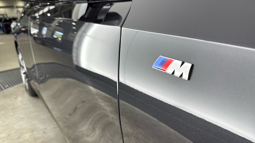 BMW i5 250kW eDrive40 M Sport 84kWh 5dr Auto Electric Estate - Image 34