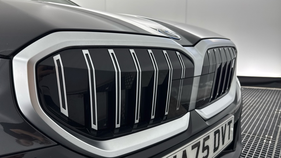 BMW i5 250kW eDrive40 M Sport 84kWh 5dr Auto Electric Estate - Image 35