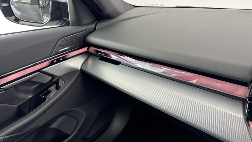 BMW i5 250kW eDrive40 M Sport 84kWh 5dr Auto Electric Estate - Image 46