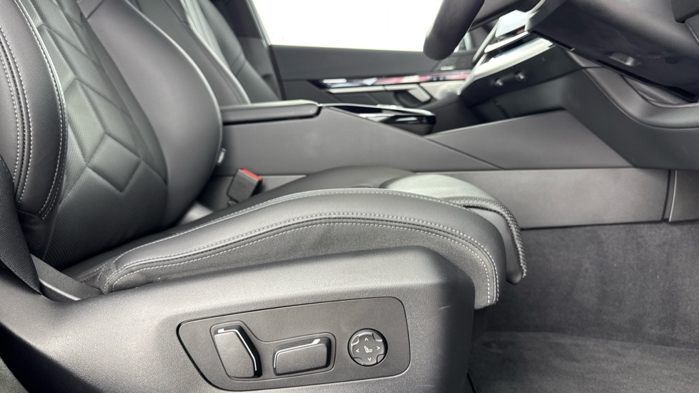 BMW i5 250kW eDrive40 M Sport 84kWh 5dr Auto Electric Estate - Image 47