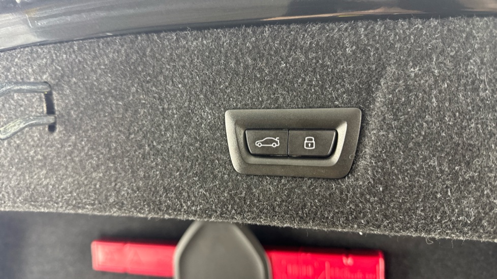 BMW 3 Series 320i M Sport 4dr Step Auto Petrol Saloon - Image 27