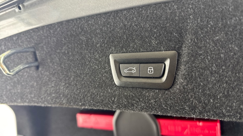 BMW 3 Series 320i M Sport 4dr Step Auto Petrol Saloon - Image 27