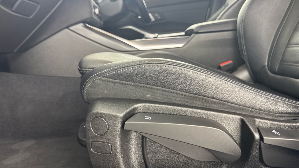 BMW 3 Series 320i M Sport 4dr Step Auto Petrol Saloon - Image 35