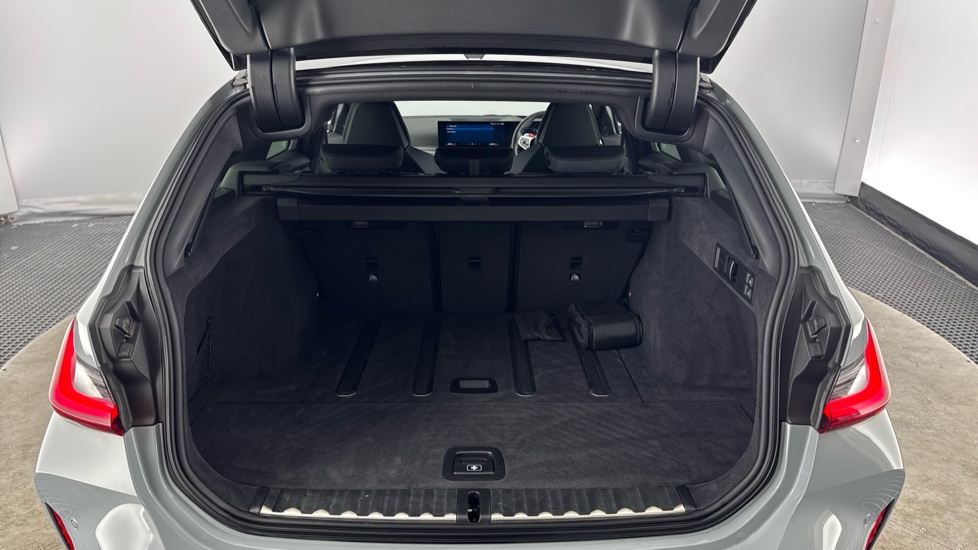BMW M3 xDrive Competition M 5dr Step Auto Petrol Estate - Image 13