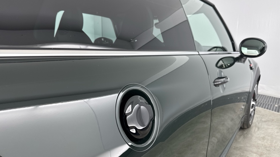 MINI Hatchback 2.0 John Cooper Works Premium 3dr Auto Petrol Hatchback - Image 27