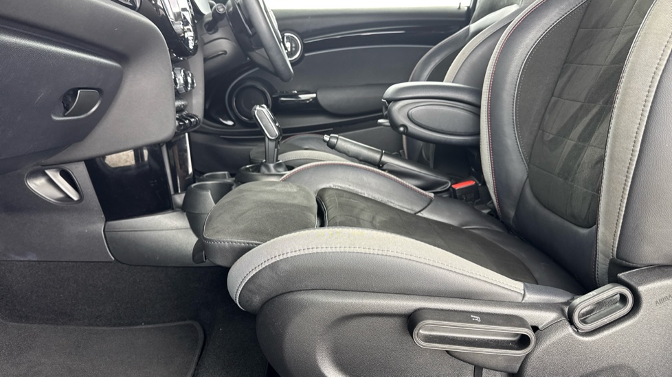 MINI Hatchback 2.0 John Cooper Works Premium 3dr Auto Petrol Hatchback - Image 34