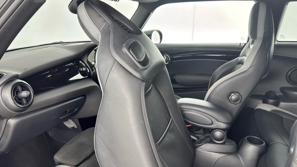 MINI Hatchback 2.0 John Cooper Works Premium 3dr Auto Petrol Hatchback - Image 36