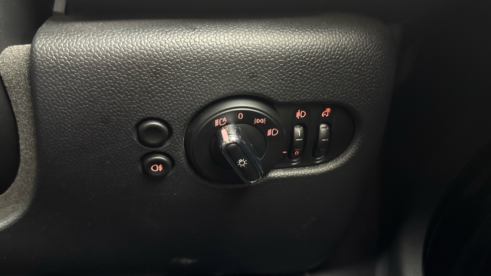 MINI Hatchback 2.0 John Cooper Works Premium 3dr Auto Petrol Hatchback - Image 49