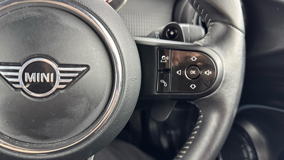 MINI Convertible 2.0 Cooper S Seaside Edition 2dr Auto Petrol Convertible - Image 18