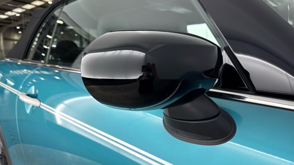 MINI Convertible 2.0 Cooper S Seaside Edition 2dr Auto Petrol Convertible - Image 27