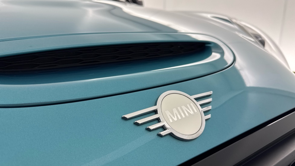 MINI Convertible 2.0 Cooper S Seaside Edition 2dr Auto Petrol Convertible - Image 30