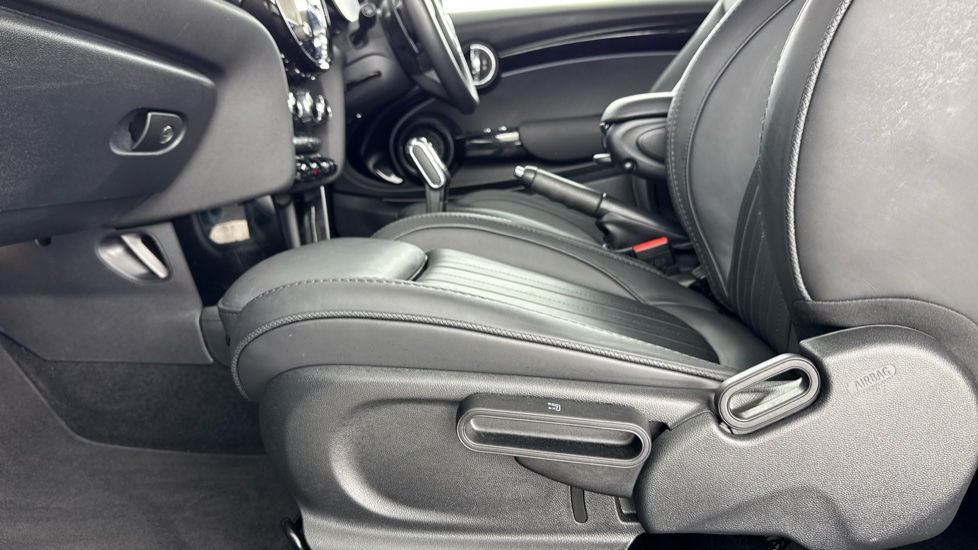 MINI Convertible 2.0 Cooper S Seaside Edition 2dr Auto Petrol Convertible - Image 32