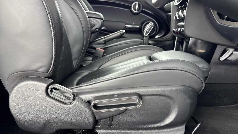MINI Convertible 2.0 Cooper S Seaside Edition 2dr Auto Petrol Convertible - Image 43