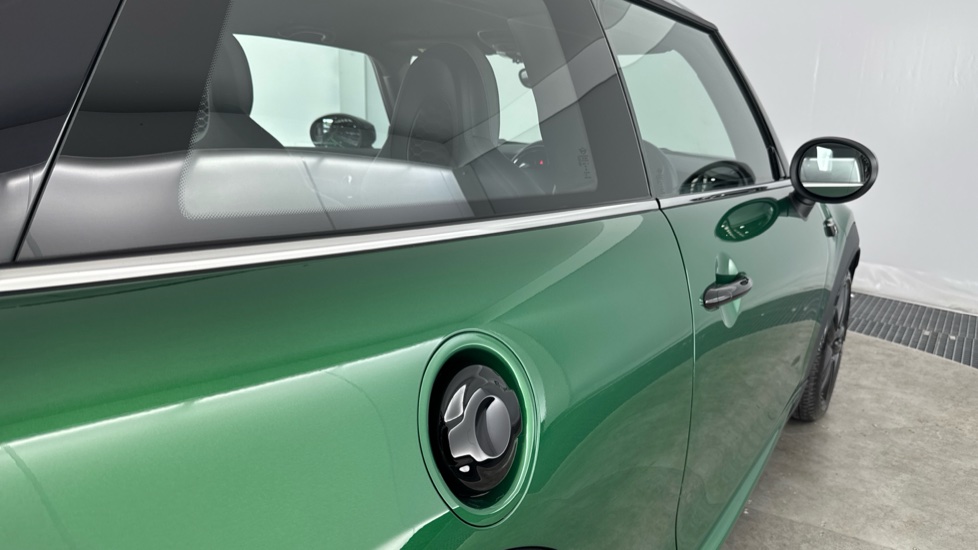 MINI Hatchback 2.0 Cooper S Sport 3dr Auto Petrol Hatchback - Image 26