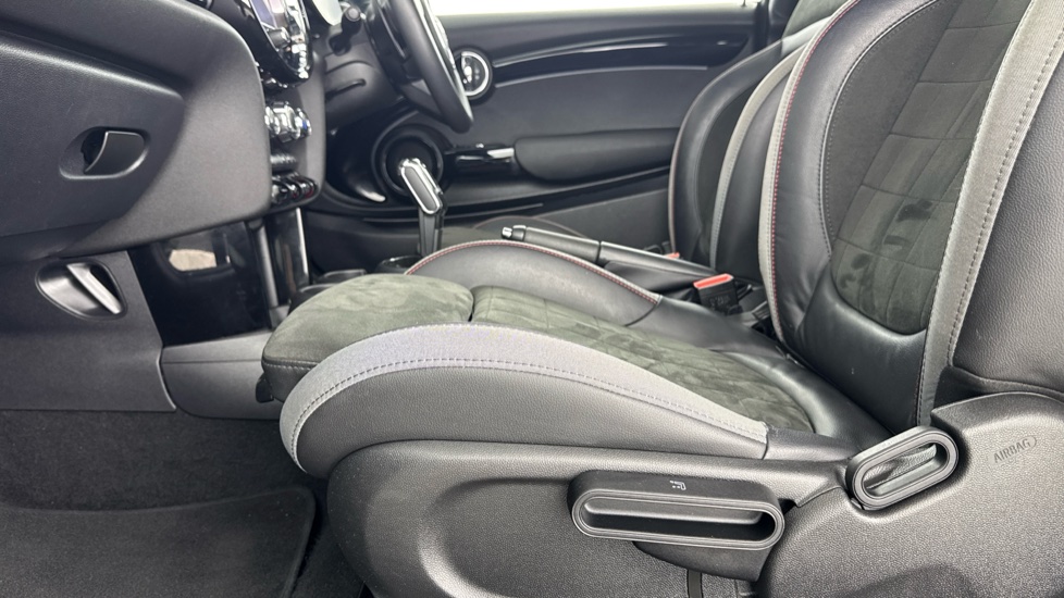 MINI Hatchback 2.0 Cooper S Sport 3dr Auto Petrol Hatchback - Image 33