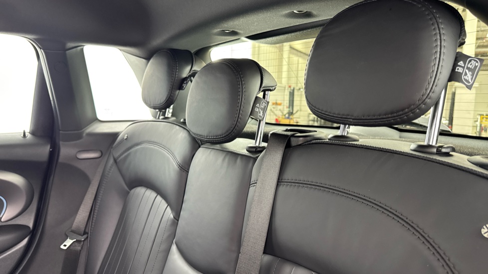 MINI Hatchback 2.0 Cooper S Exclusive 5dr Auto Petrol Hatchback - Image 39