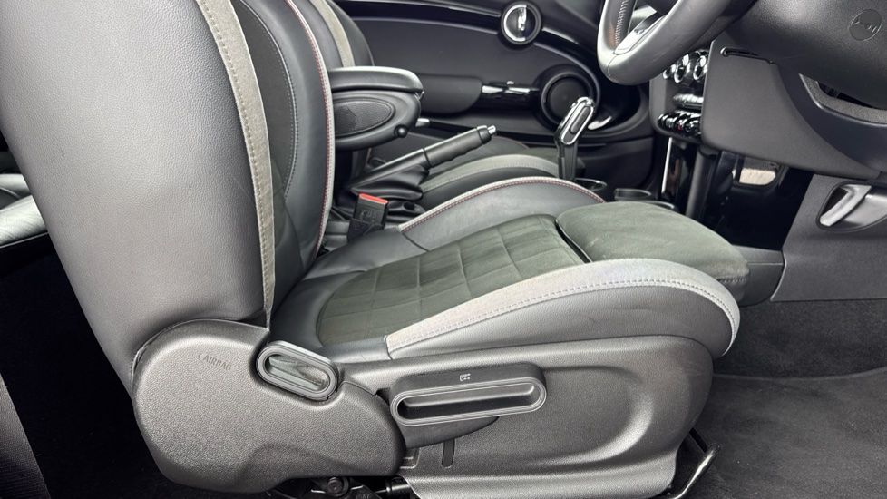 MINI Hatchback 2.0 Cooper S Sport 3dr Auto Petrol Hatchback - Image 41