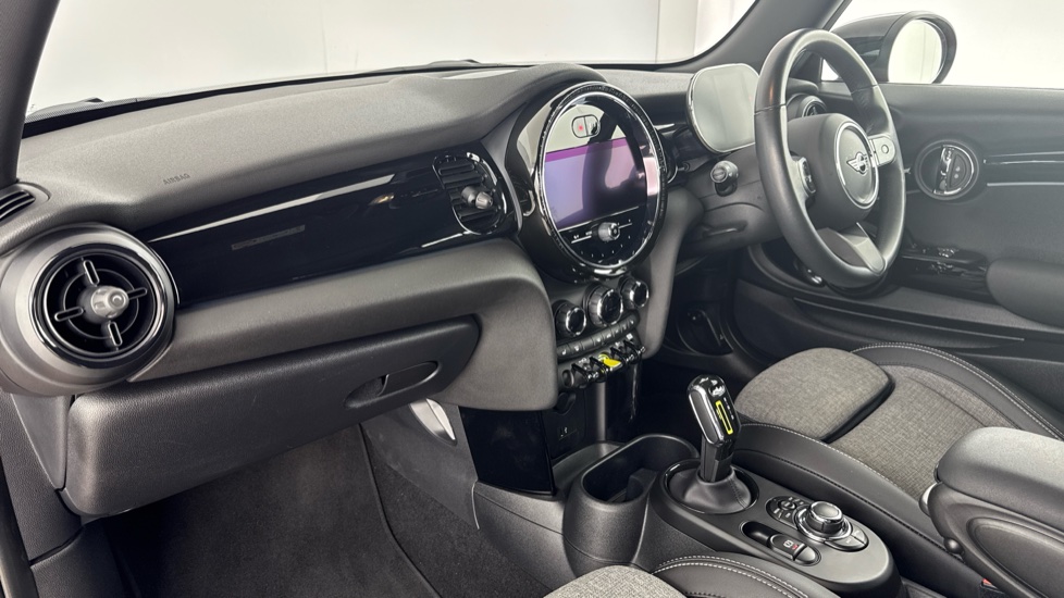 MINI Hatchback 135kW Cooper S Level 2 33kWh 3dr Auto Electric Hatchback - Image 7