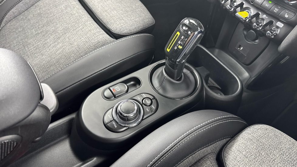 MINI Hatchback 135kW Cooper S Level 2 33kWh 3dr Auto Electric Hatchback - Image 10