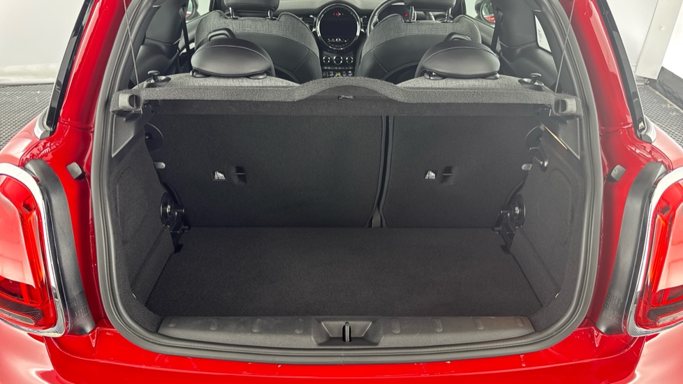 MINI Hatchback 135kW Cooper S Level 2 33kWh 3dr Auto Electric Hatchback - Image 13