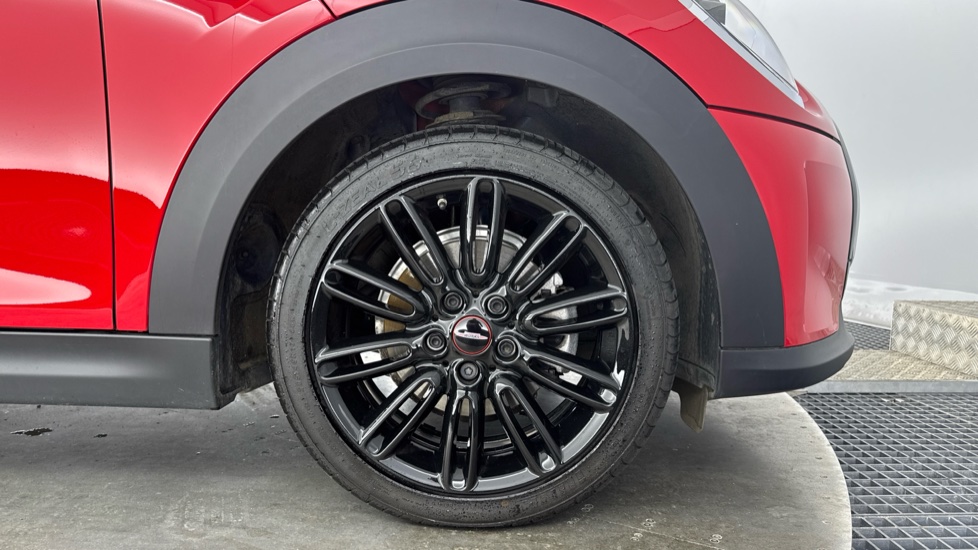 MINI Hatchback 135kW Cooper S Level 2 33kWh 3dr Auto Electric Hatchback - Image 14