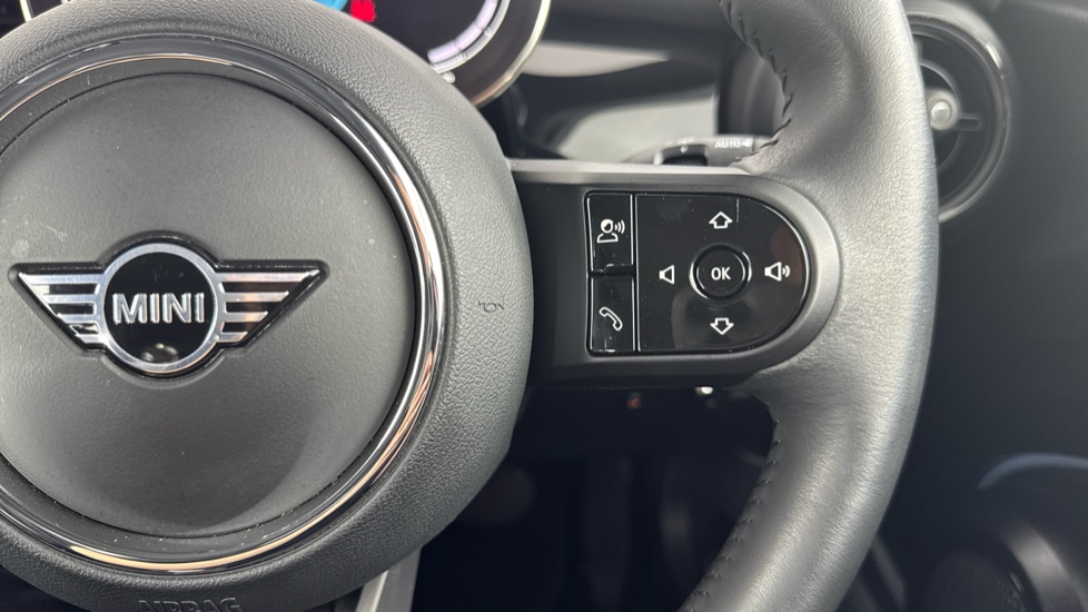 MINI Hatchback 135kW Cooper S Level 2 33kWh 3dr Auto Electric Hatchback - Image 18
