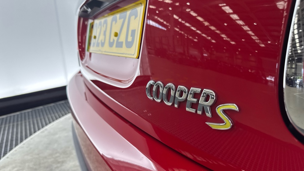 MINI Hatchback 135kW Cooper S Level 2 33kWh 3dr Auto Electric Hatchback - Image 24