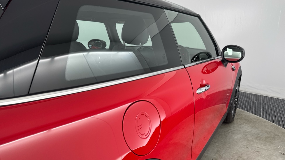 MINI Hatchback 135kW Cooper S Level 2 33kWh 3dr Auto Electric Hatchback - Image 28