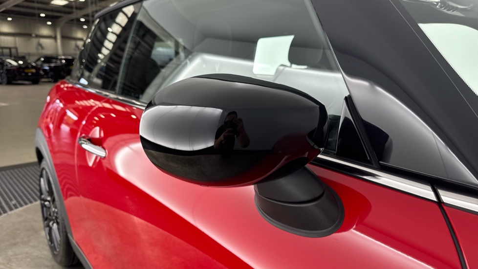 MINI Hatchback 135kW Cooper S Level 2 33kWh 3dr Auto Electric Hatchback - Image 30