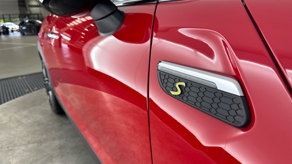MINI Hatchback 135kW Cooper S Level 2 33kWh 3dr Auto Electric Hatchback - Image 31