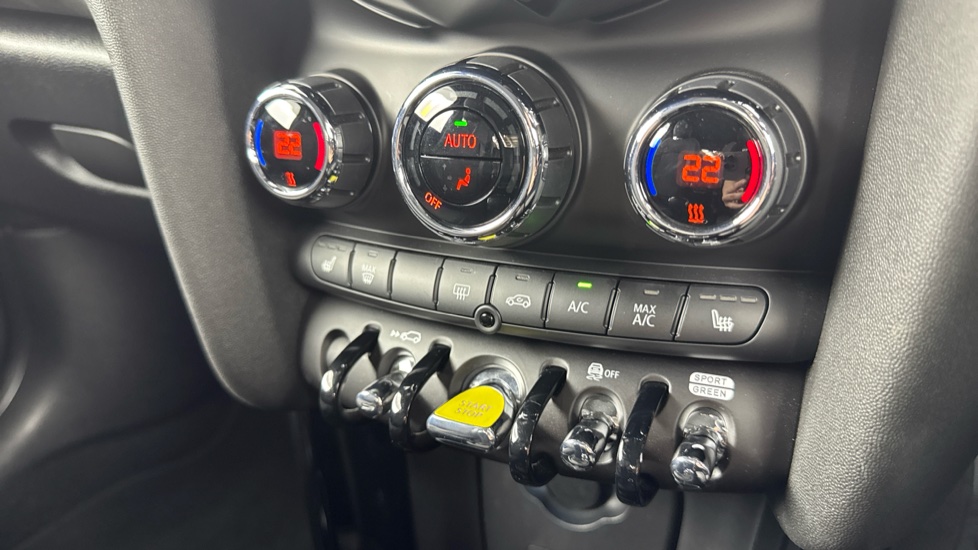 MINI Hatchback 135kW Cooper S Level 2 33kWh 3dr Auto Electric Hatchback - Image 46