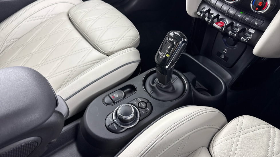 MINI Hatchback 2.0 John Cooper Works Premium 3dr Auto Petrol Hatchback - Image 10