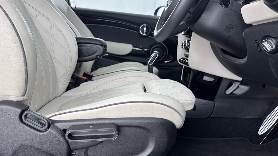 MINI Hatchback 2.0 John Cooper Works Premium 3dr Auto Petrol Hatchback - Image 41
