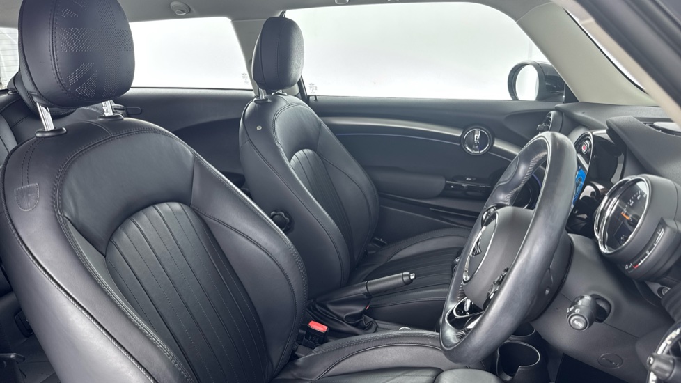 MINI Hatchback 1.5 Cooper Exclusive II 3dr Petrol Hatchback - Image 11