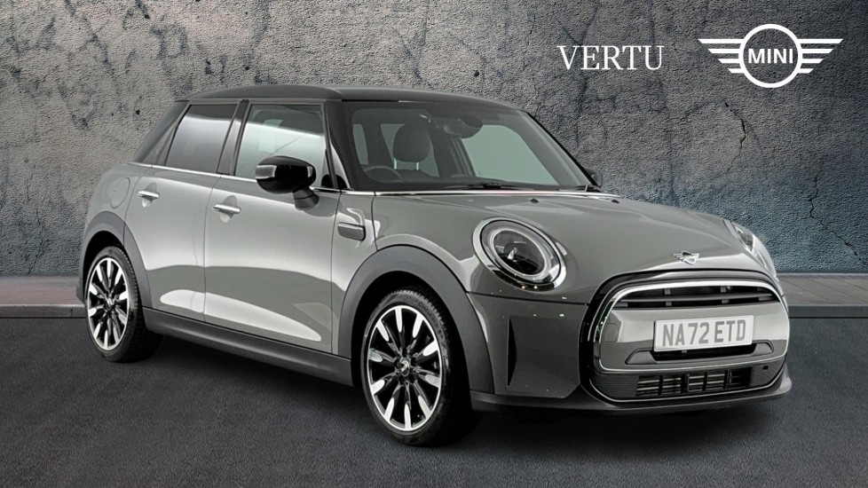 MINI Hatchback 1.5 Cooper Exclusive 5dr Auto [Comfort Pack] Petrol Hatchback - Image 1
