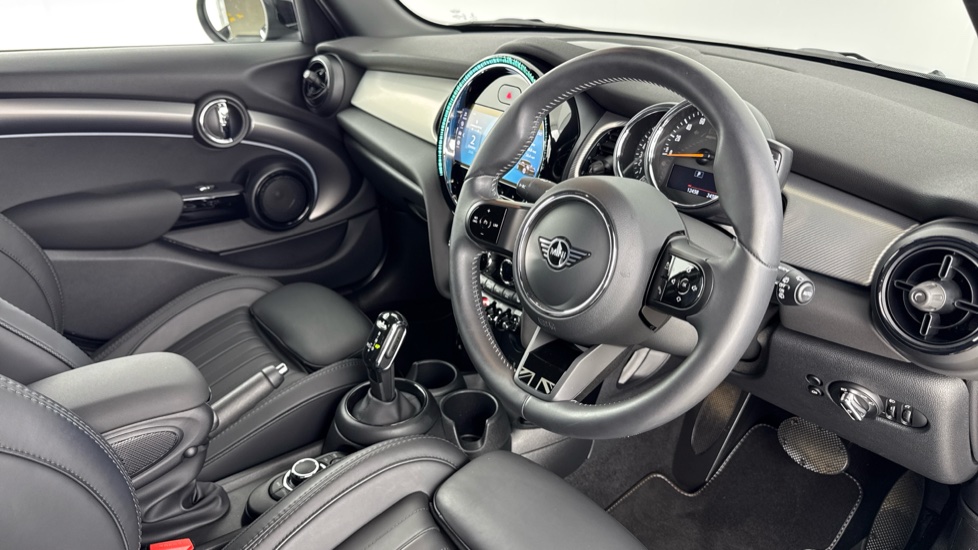 MINI Hatchback 1.5 Cooper Exclusive 5dr Auto [Comfort Pack] Petrol Hatchback - Image 6