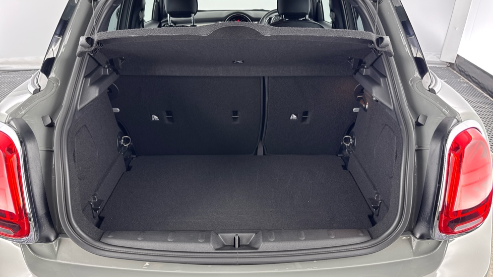 MINI Hatchback 1.5 Cooper Exclusive 5dr Auto [Comfort Pack] Petrol Hatchback - Image 13
