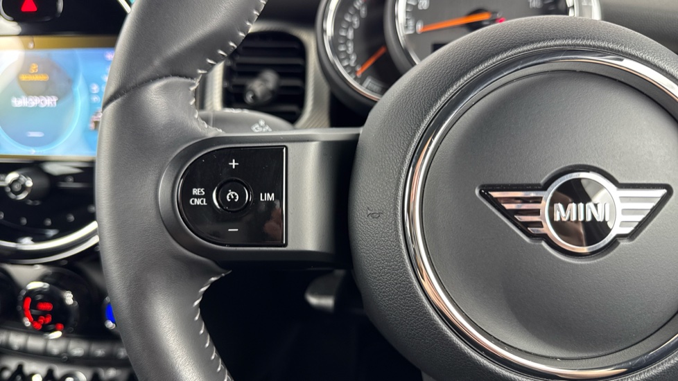 MINI Hatchback 1.5 Cooper Exclusive 5dr Auto [Comfort Pack] Petrol Hatchback - Image 17