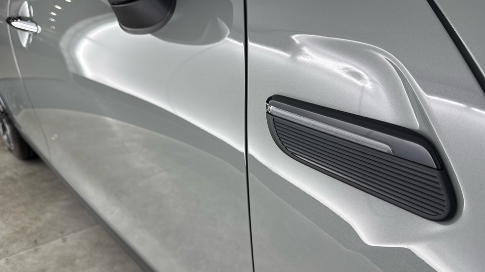MINI Hatchback 1.5 Cooper Exclusive 5dr Auto [Comfort Pack] Petrol Hatchback - Image 28