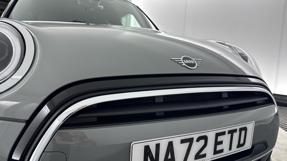MINI Hatchback 1.5 Cooper Exclusive 5dr Auto [Comfort Pack] Petrol Hatchback - Image 30