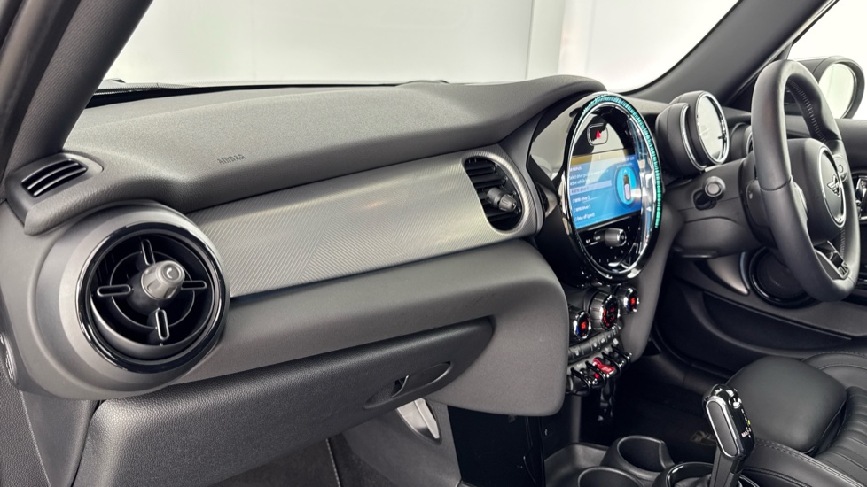 MINI Hatchback 1.5 Cooper Exclusive 5dr Auto [Comfort Pack] Petrol Hatchback - Image 33