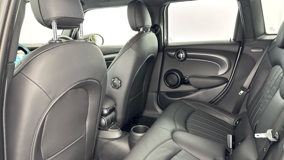 MINI Hatchback 1.5 Cooper Exclusive 5dr Auto [Comfort Pack] Petrol Hatchback - Image 34
