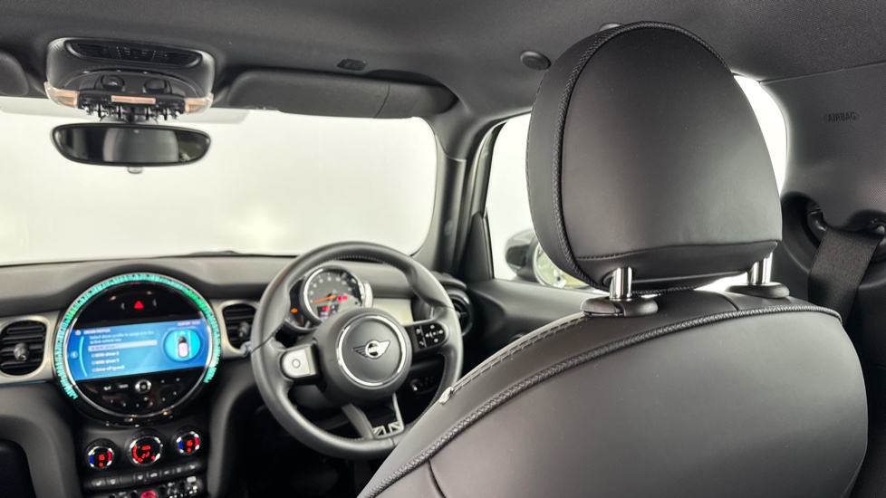 MINI Hatchback 1.5 Cooper Exclusive 5dr Auto [Comfort Pack] Petrol Hatchback - Image 38