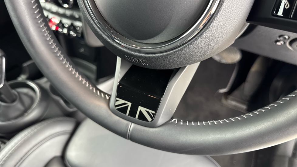 MINI Hatchback 1.5 Cooper Exclusive 5dr Auto [Comfort Pack] Petrol Hatchback - Image 42